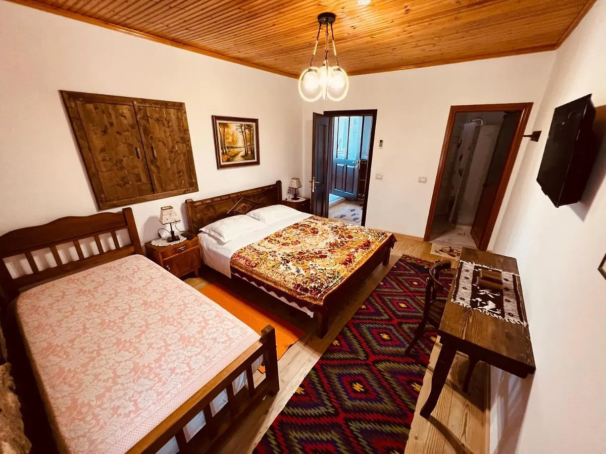 KRIS Guesthouse Berat