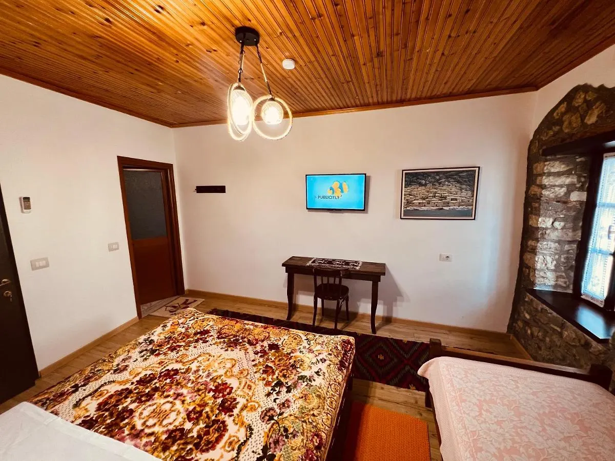 KRIS Guesthouse Berat 0*,  Albanie