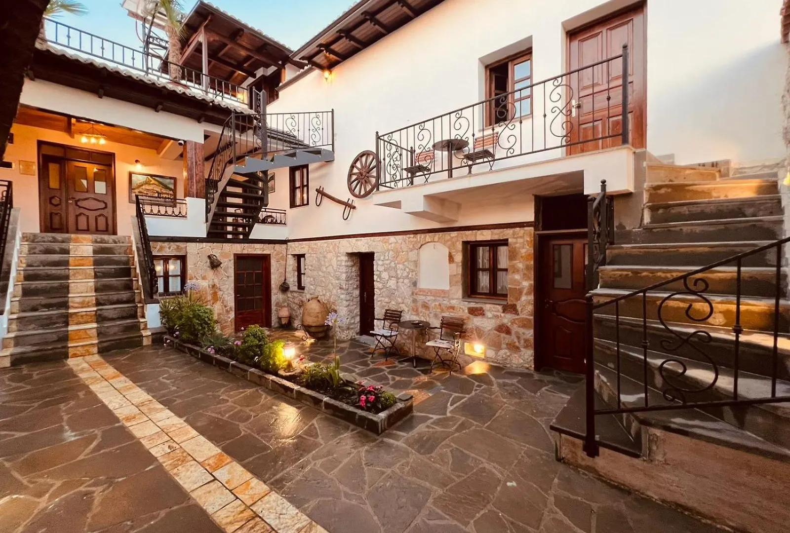 Kris Guesthouse Berat 0*,  Albania