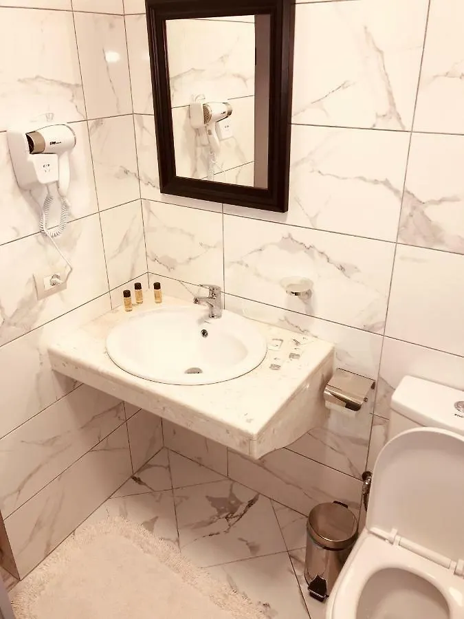 KRIS Guesthouse Berat