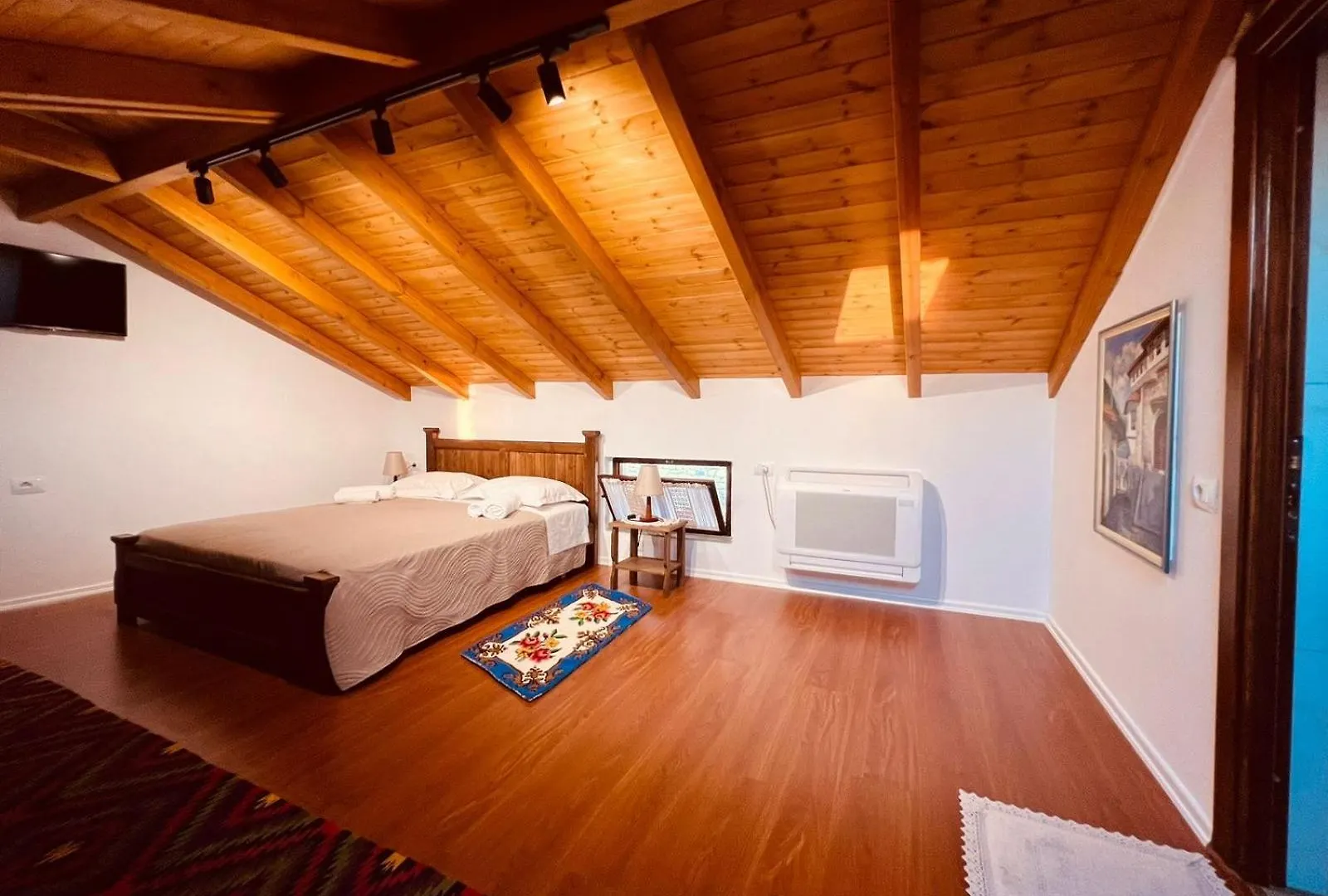 Kris Guesthouse Berat 0*,  Albania