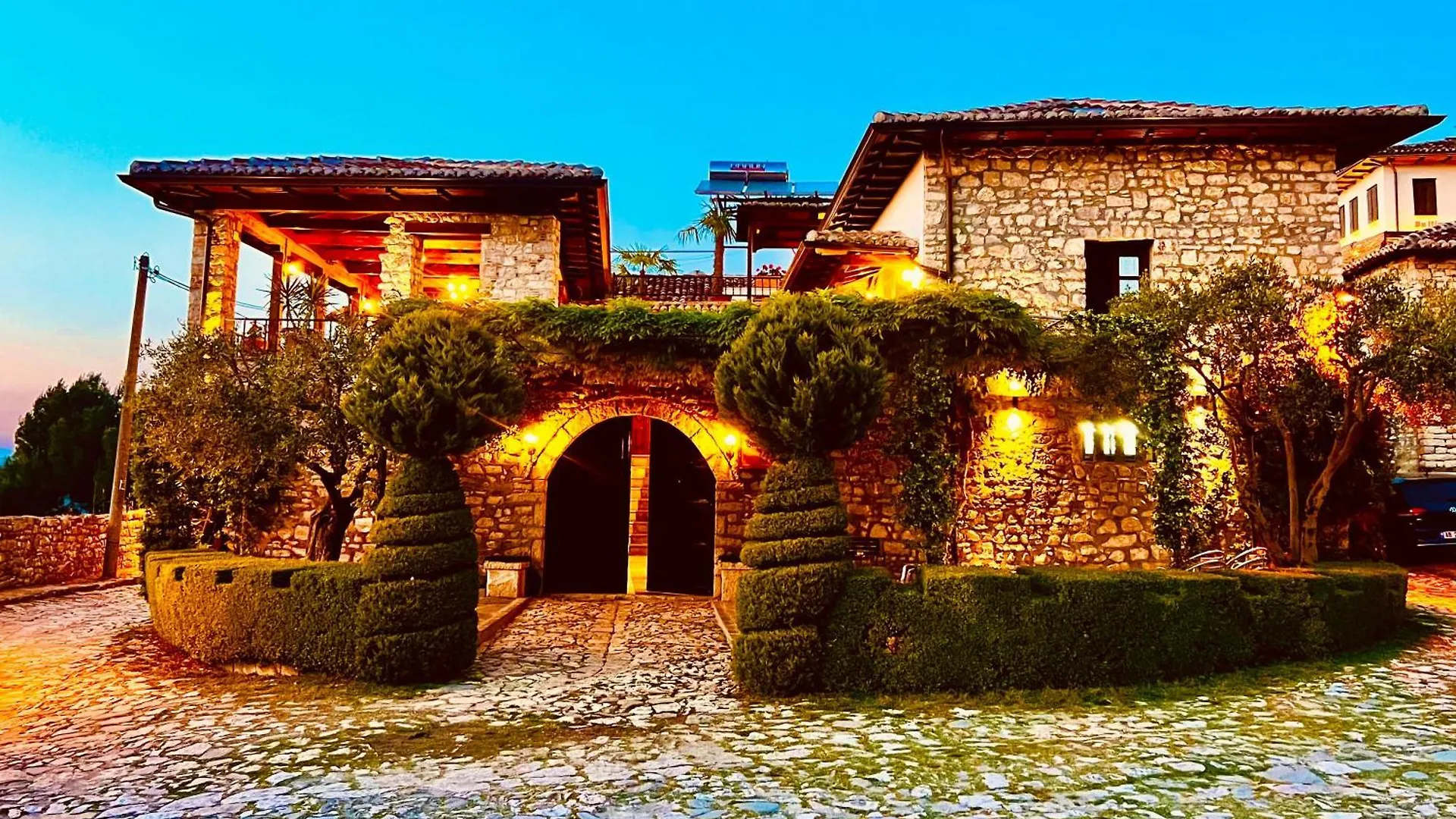 Kris Guesthouse Berat 0*,  Albania
